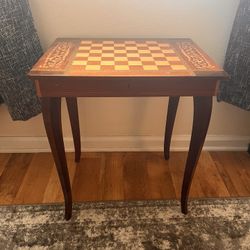 Vintage italian Chess Table - With Wind Up