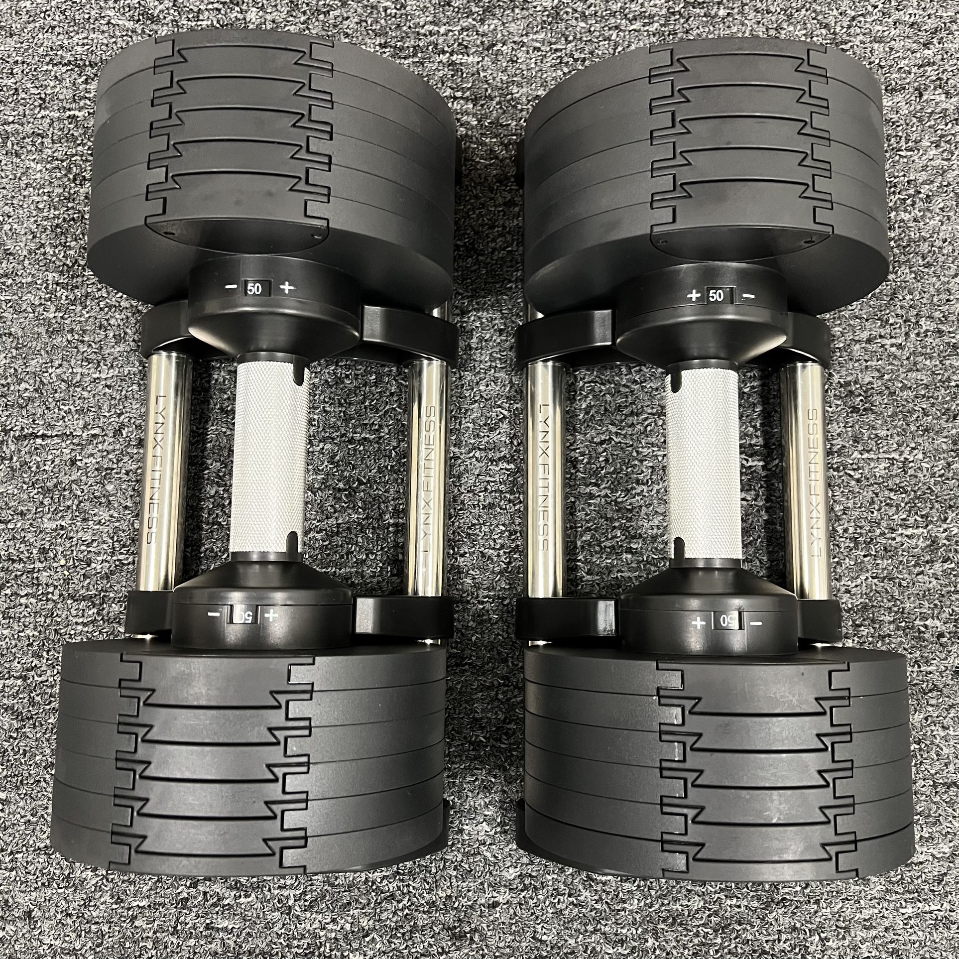 ( BRAND NEW IN BOX ) Pair Of 50lb Adjustable Dumbbells - Click On My Profile For More Gym Equipment 