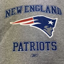 Men’s Y2K Reebok NFL On Field New England Patriots Hoodie - Size Medium