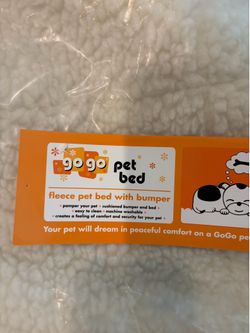 fleece pet bed with bumper NEW in packaging