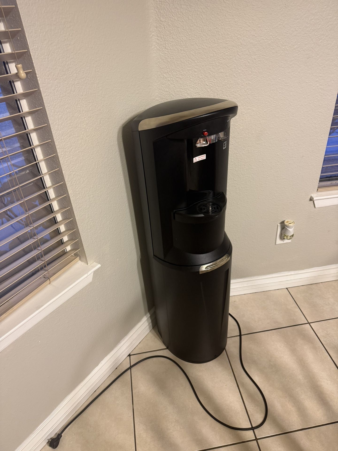 Water Dispenser 