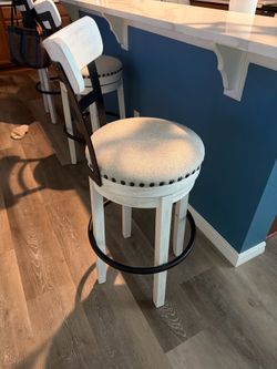 3 Swivel counter height bar stools