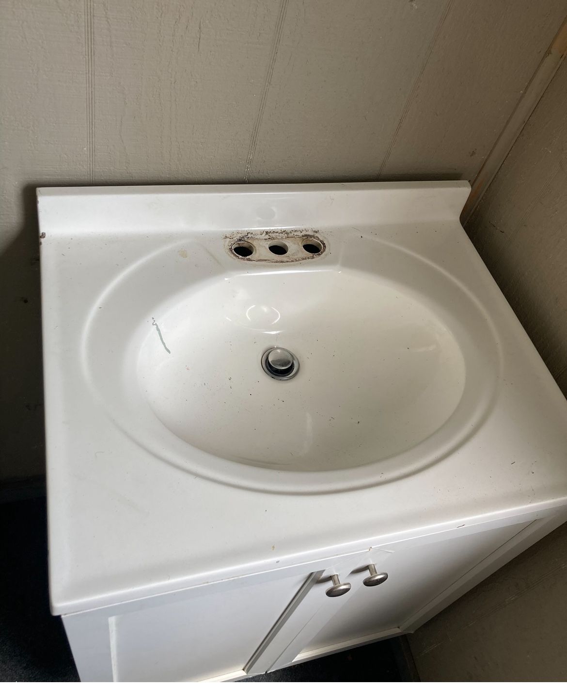 25-inch single sink white bath vanity