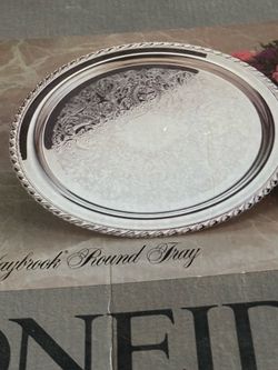 ONEIDA Round Tray 12 inches never been used still in the box