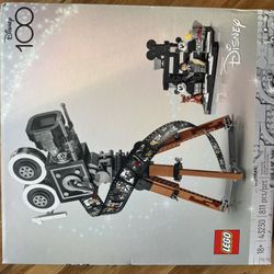 Brand New Unopened LEGO Disney Walt Camera  Tribute 43230