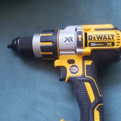 DEWALT 1/2 Cordless Hammer Drill DCD995