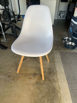 White Chair w wood legs