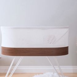 Snoo bassinet with swaddles 