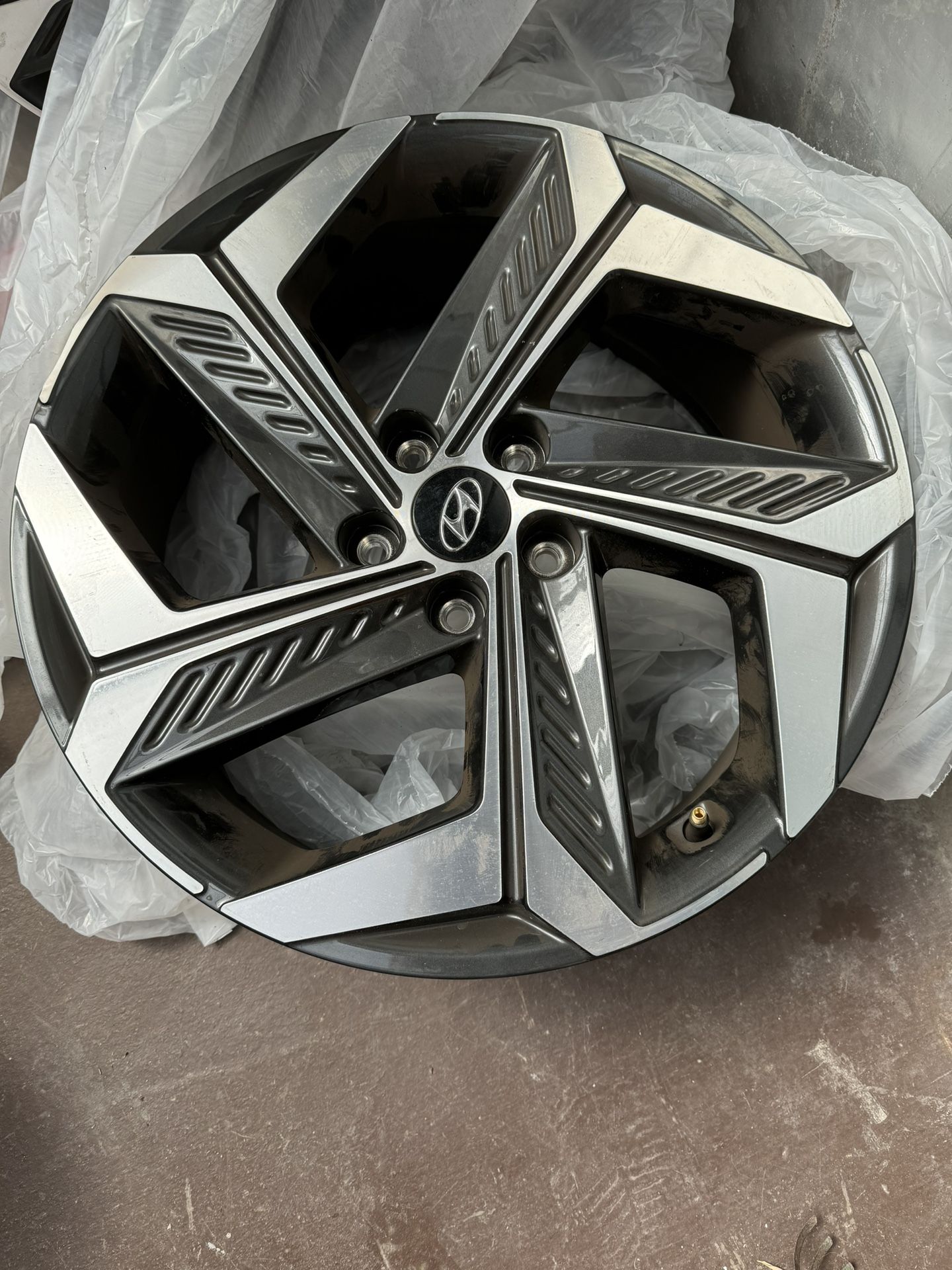 Hyundai Tucson 19 Inch Rims