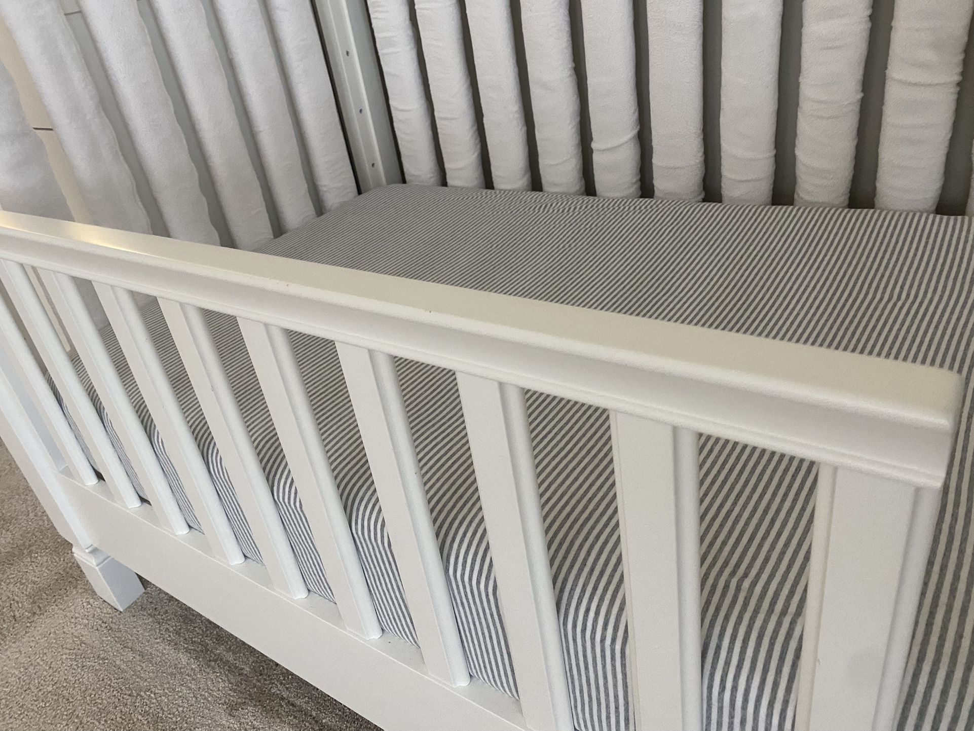 Pottery Barn Larkin 4in1 Toddler Bed Conversion Rail for Sale in