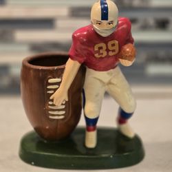Vintage Sears Roebuck And Co 1975 Pencil Sharpener 7" Football Player Ceramic Statue. 