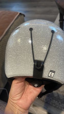 Ski helmet