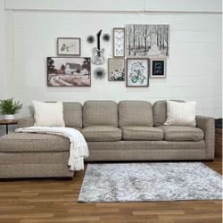 Beautiful Kravet furniture Sectional Couch (Like-New) | Free Delivery!
