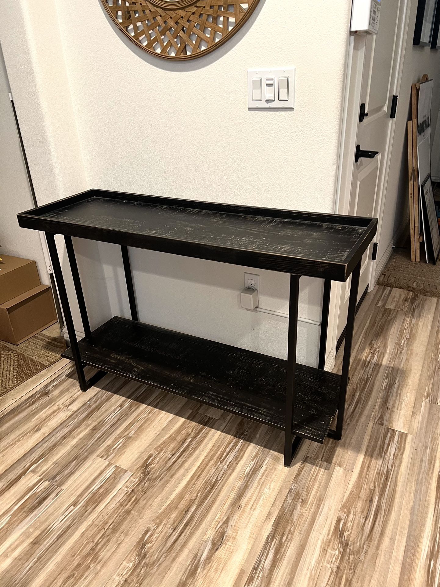 Console Entry Table - Black