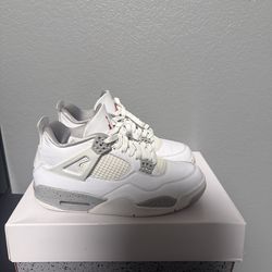 Jordan 4 Oreos size 8.5