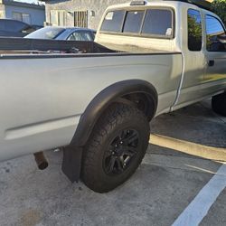 2002 PRE-RUNNER TACOMA. 