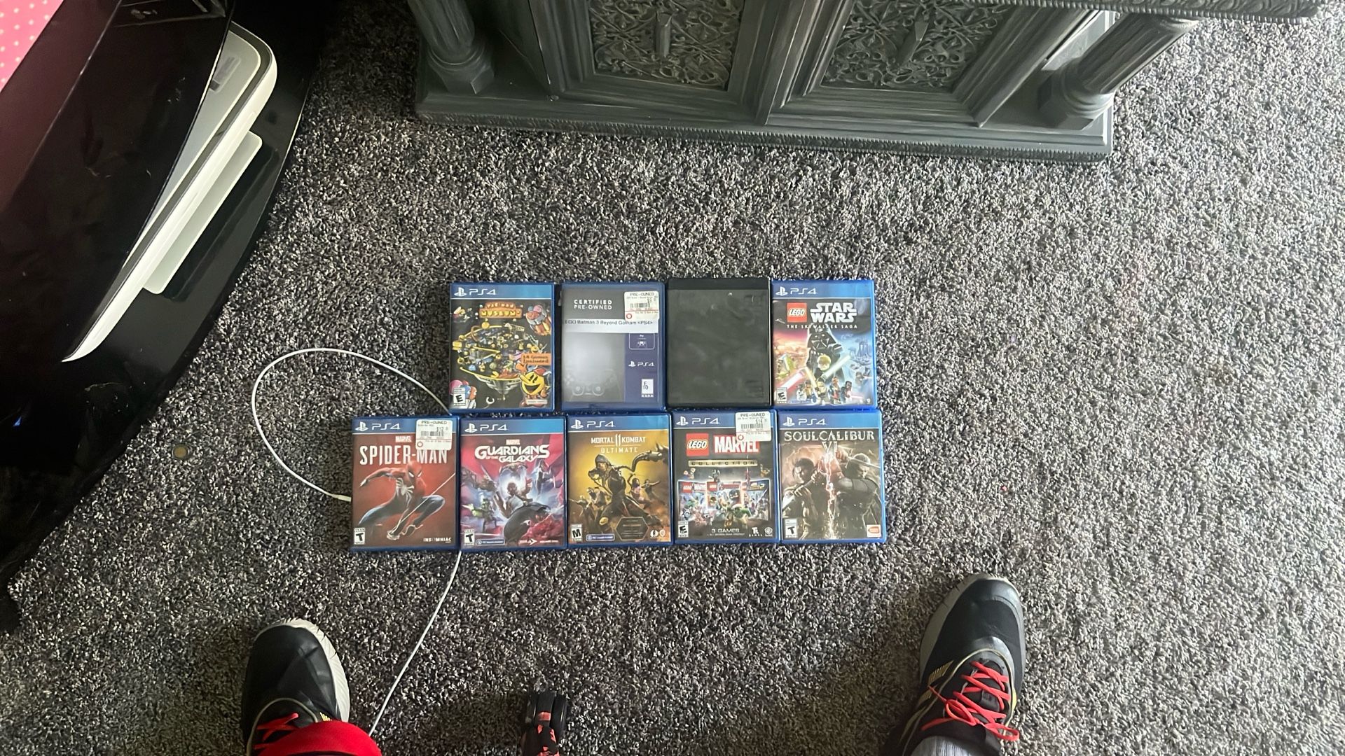 PS4 11 Games 3 Controllers With Charger
