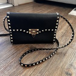 Valentino Garavani Rockstud Medium Shoulder Bag