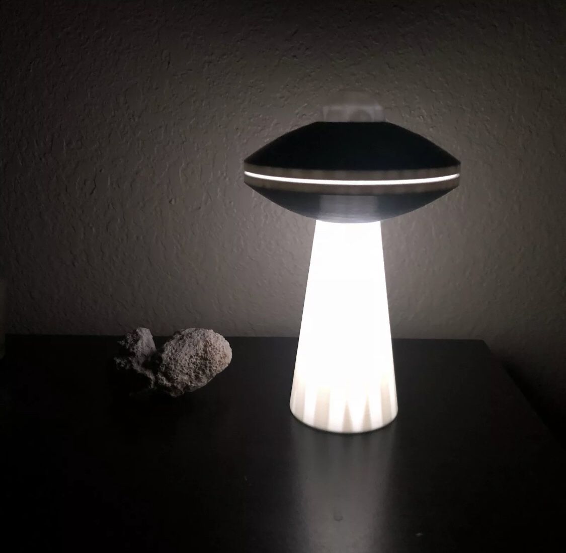 3D Printed UFO with Tractor Beam, UFO SciFi Lamp with LED, Alien Saucer with RGB LED