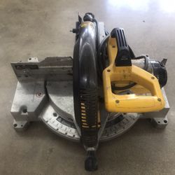 Dewalt Saw