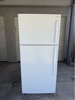 Insignia Fridge 18cb ft