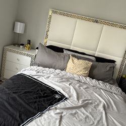 Queen Room Set Collection 