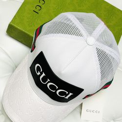 Gucci ⚪️🧢