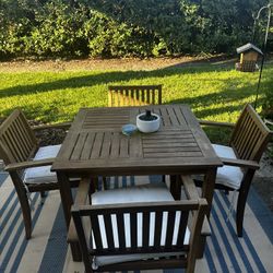patio table and chairs 