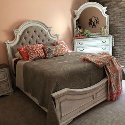 Realyn Chipped White Panel Bedroom Set Ashley 