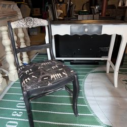 Teen Girl Vanity Desk & Chair Set Refinished Eiffel Tower Printed Fabric