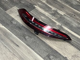 2019-2025  X290 MERCEDES BENZ AMG GT  43/53/63  LEFT DRIVER SIDE REAR TAIL LIGHT FULL LED ORIGINAL FACTORY OEM IN GREAT CONDITION