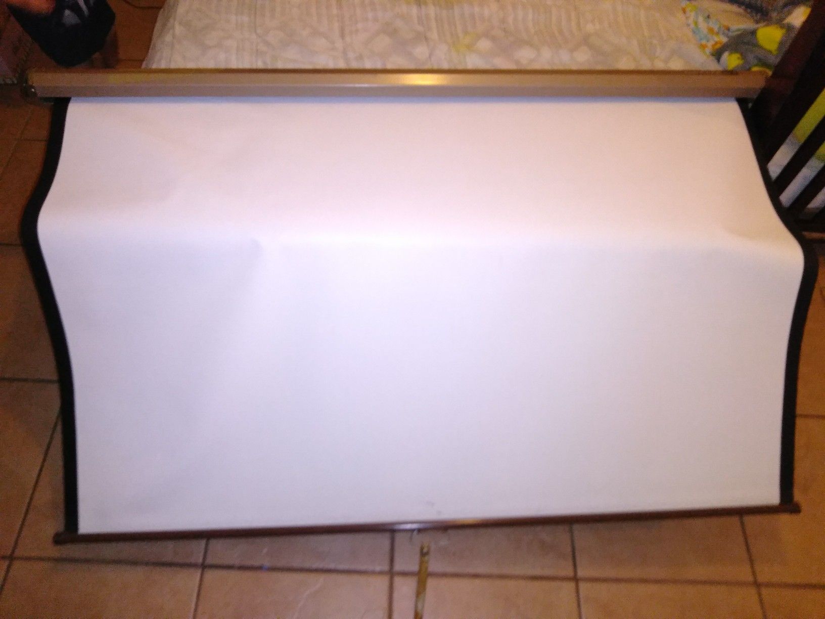 DA-LITE VIDIO B PROJECTOR SCREEN
