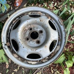 2001 Toyota Corolla Rim 