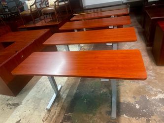 OFFICE/HOME TABLE COMPUTER ADJUSTABLE TABLE
