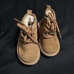 Toddler Uggs Size 6c