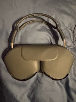 Used Air Pod Pro Max