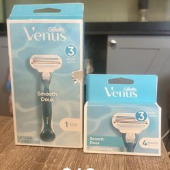 Venus Razor + Cartridges 