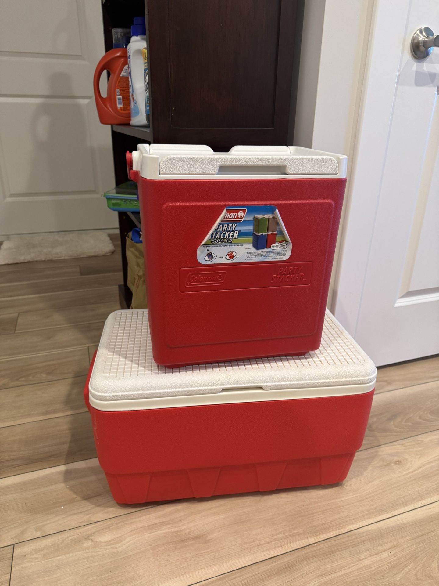 Igloo And Coleman Coolers