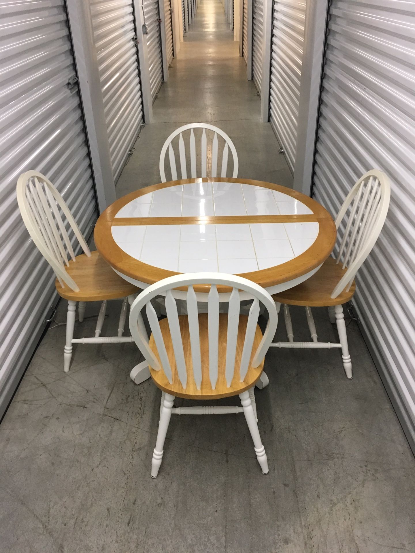 Kitchen Table & 6 Chairs