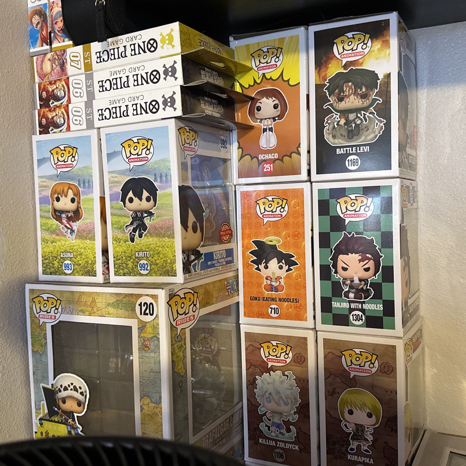 Anime Funko Lot/ One Piece Cards 