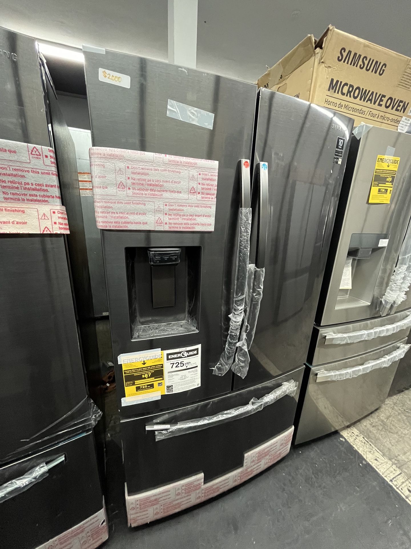 Samsung Black Stainless Refrigerator With Ice And Water