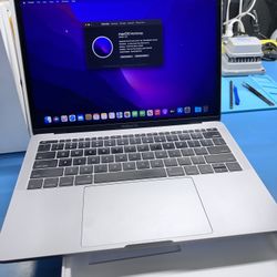 2017 Macbook Pro 2 Thunderbolts 3 Ports 13 inch