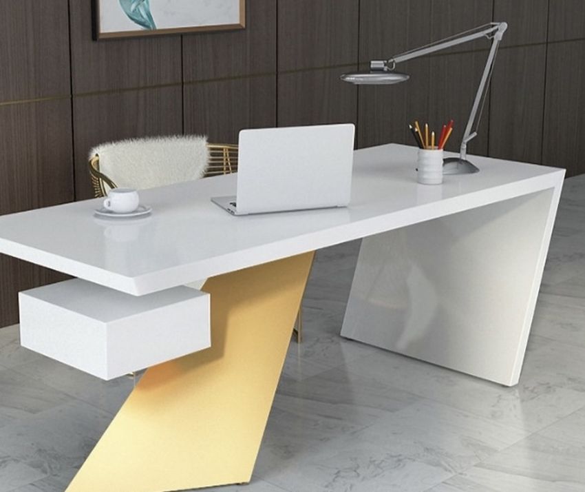 Beautiful Modern Desk- Shipping Availabe