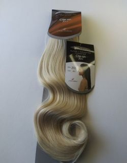 22" Wavy Blonde Clip On Hair Extensions - Get Length And Fullness - Easy To Clip On Yourself 
