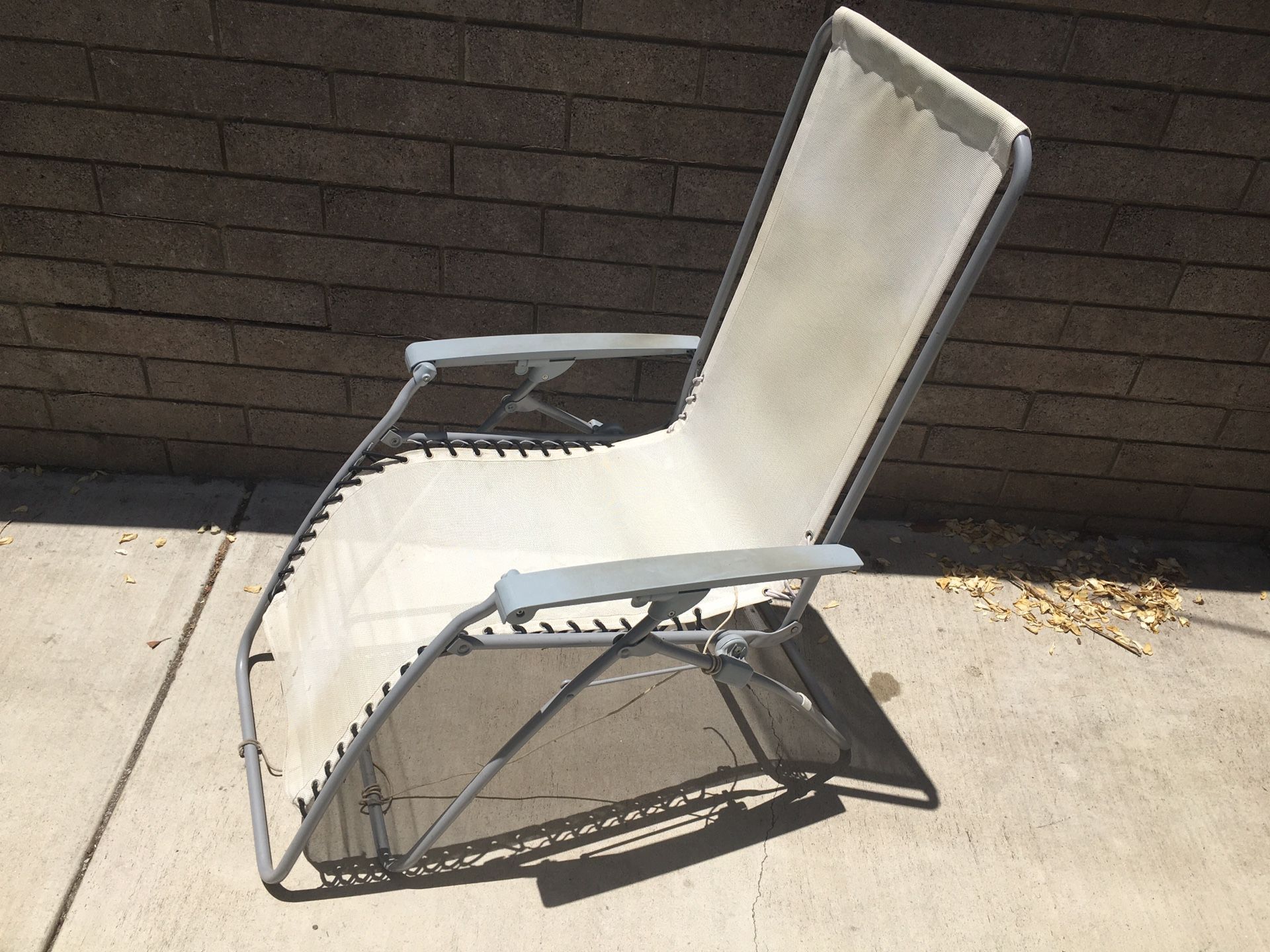 LaFuma Zero Gravity Reclining Chair (made In Canada)