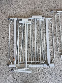 Regalo 38.5 Inch Baby Gate + Safety wall bumpers