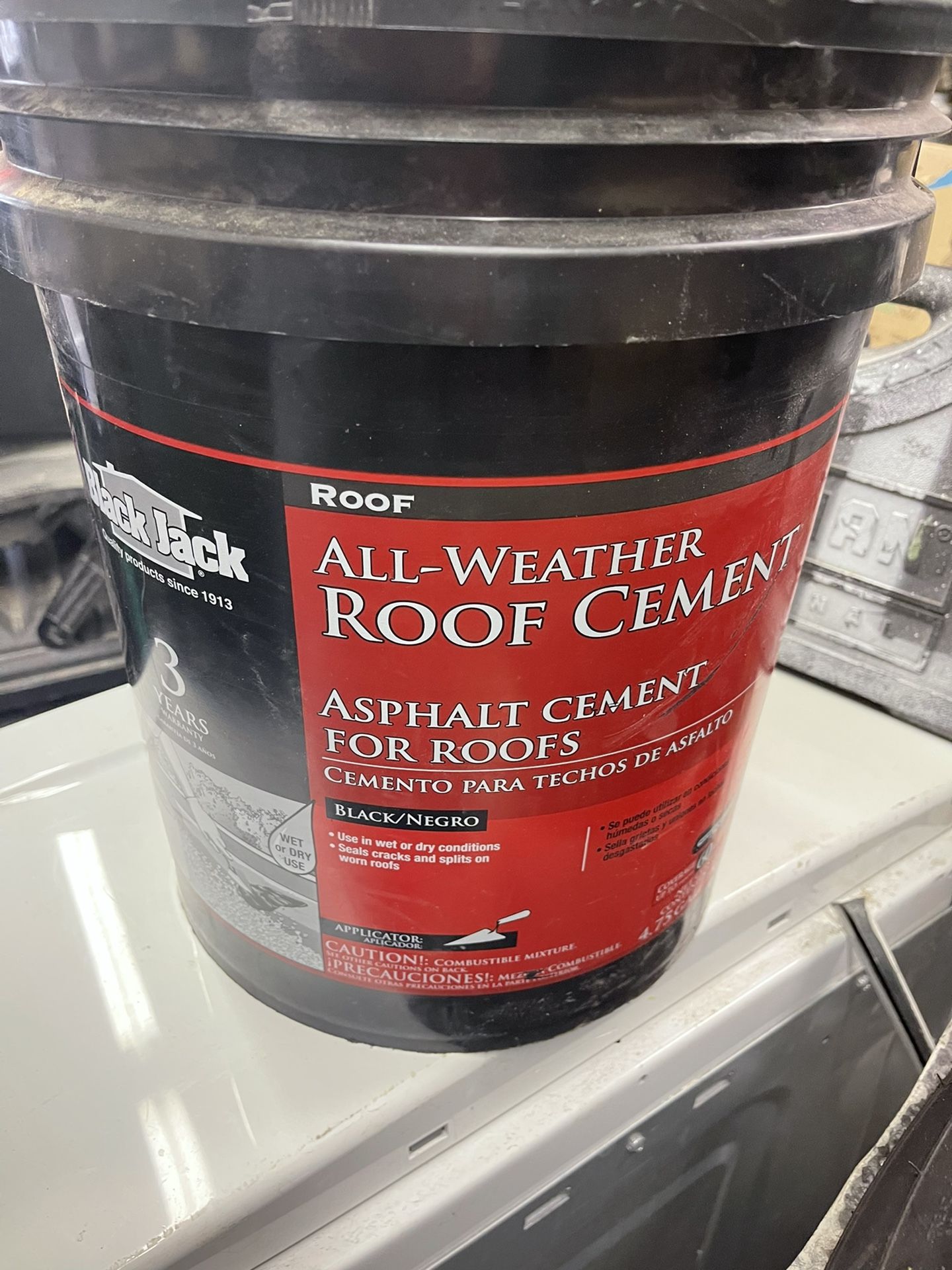 5gallon Bucket Of Roof Cement