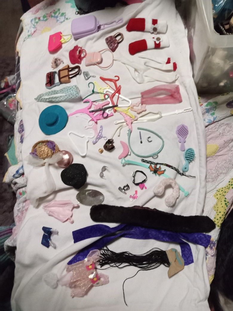 Lots Of Mostly Vintage Barbie Clothes