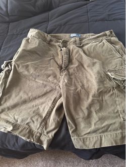 Men’s polo green cargo shorts size 42
