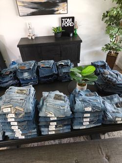 Buckle jeans salvage and rock and Republic jeans available